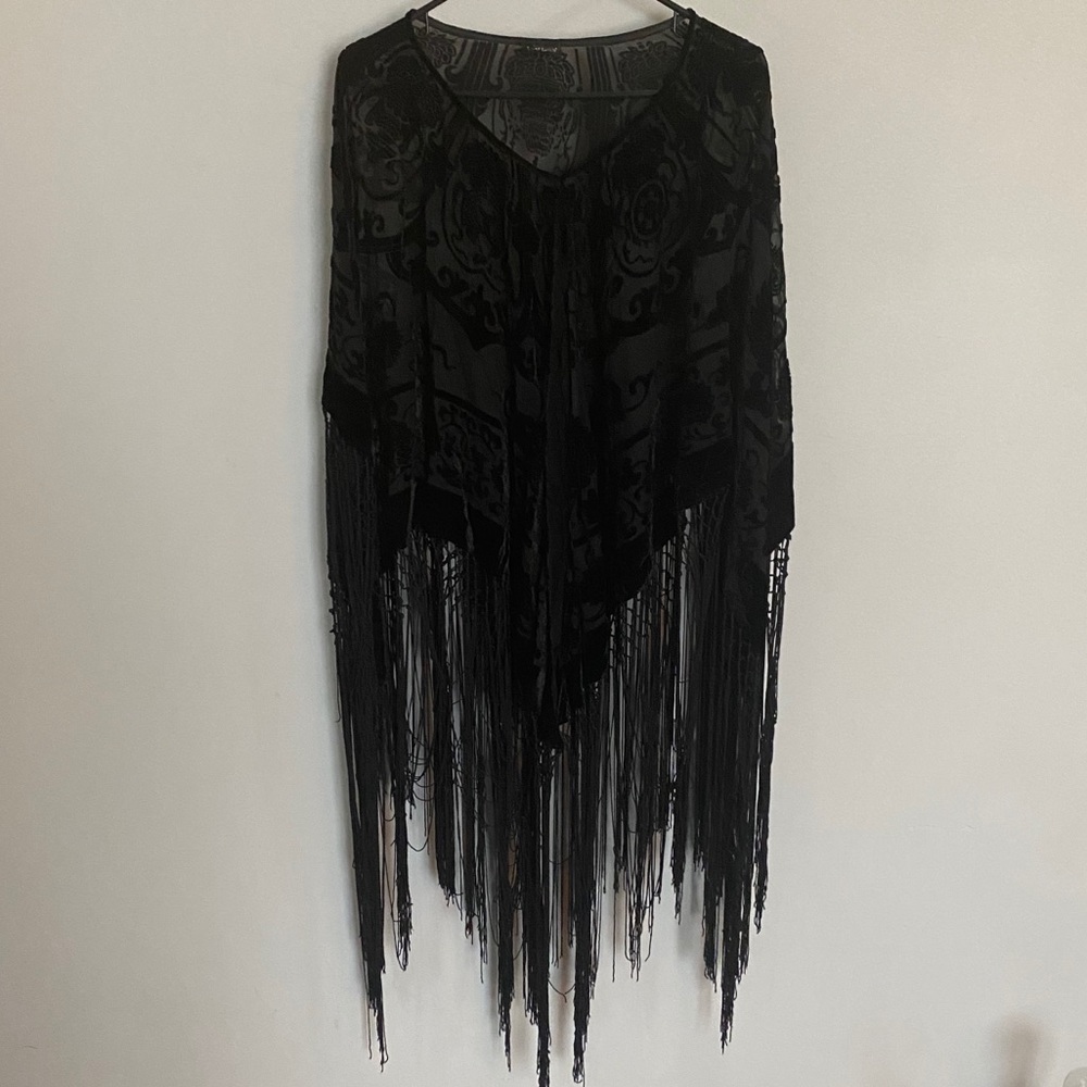 Lacey fringe cape